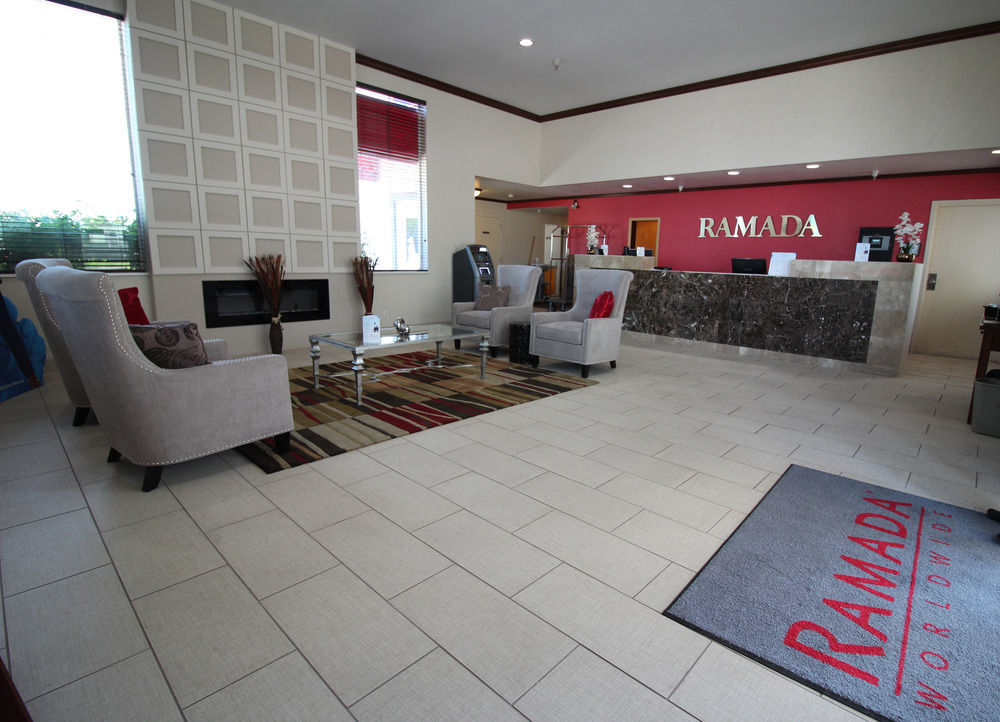 Ramada by Wyndham Draper Hotel Bagian luar foto