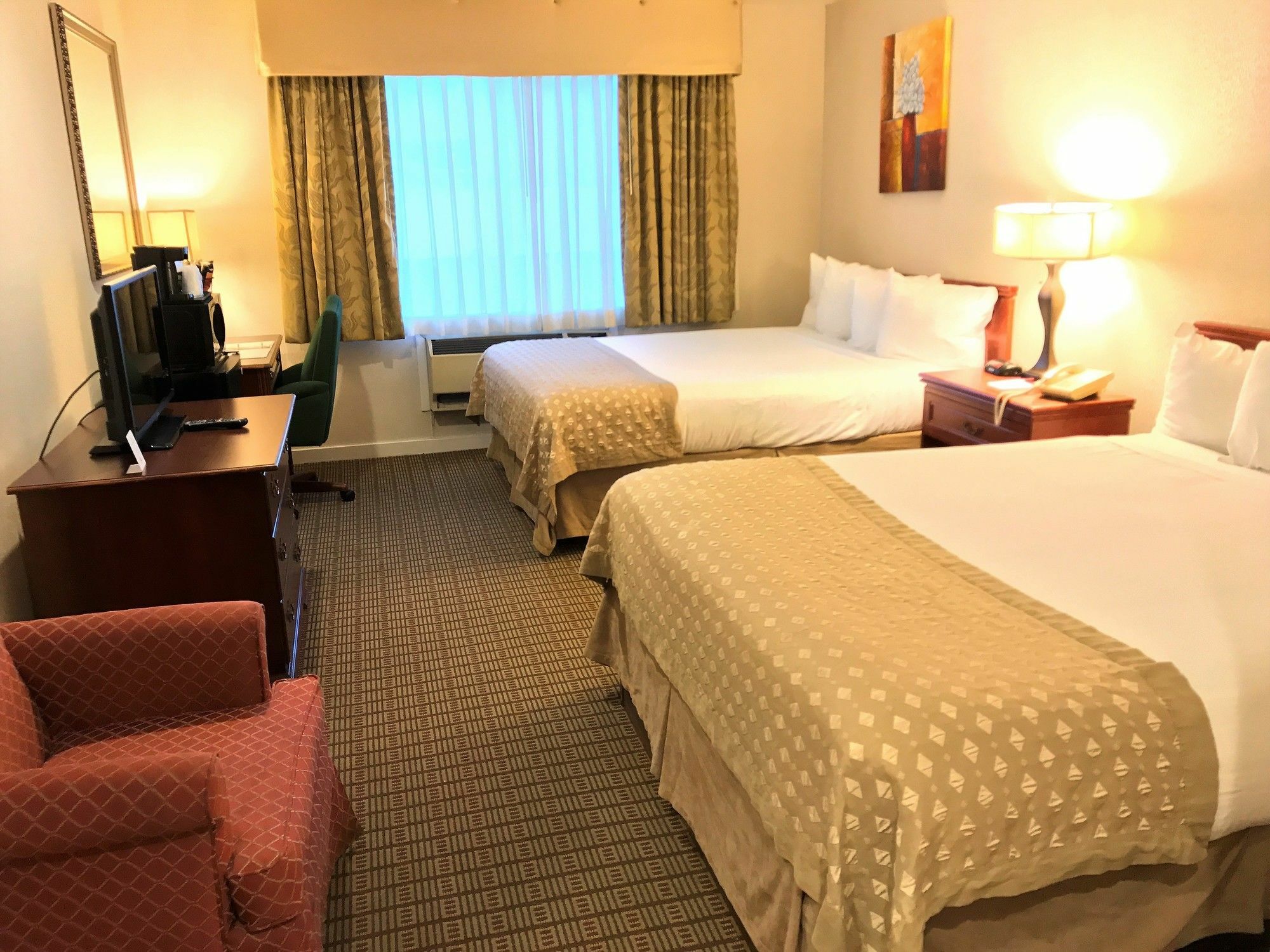 Ramada by Wyndham Draper Hotel Bagian luar foto