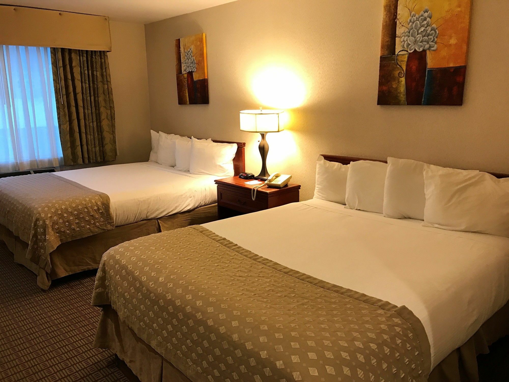 Ramada by Wyndham Draper Hotel Bagian luar foto