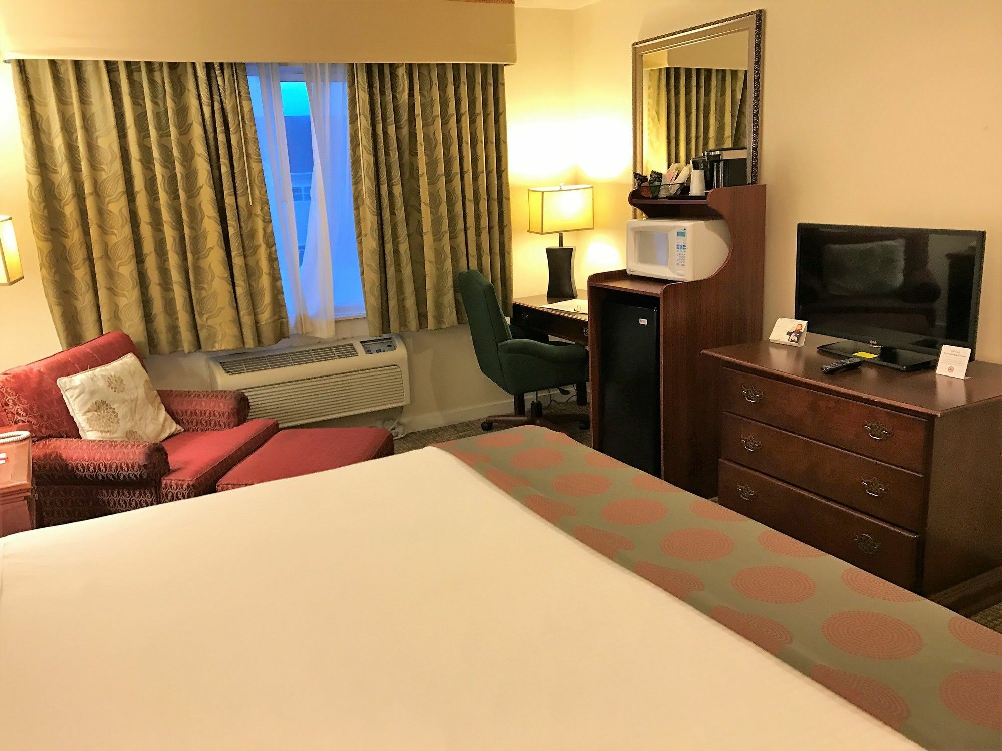 Ramada by Wyndham Draper Hotel Bagian luar foto