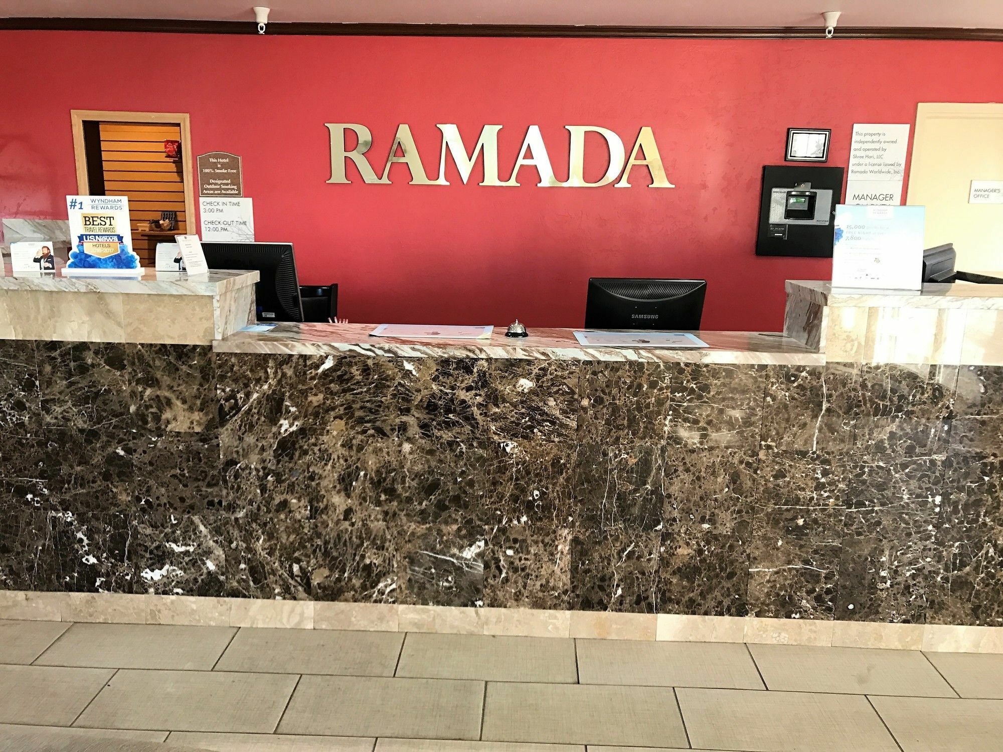 Ramada by Wyndham Draper Hotel Bagian luar foto